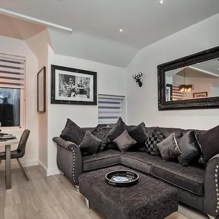 Luxury 3 X Double Bed Location Apartment *